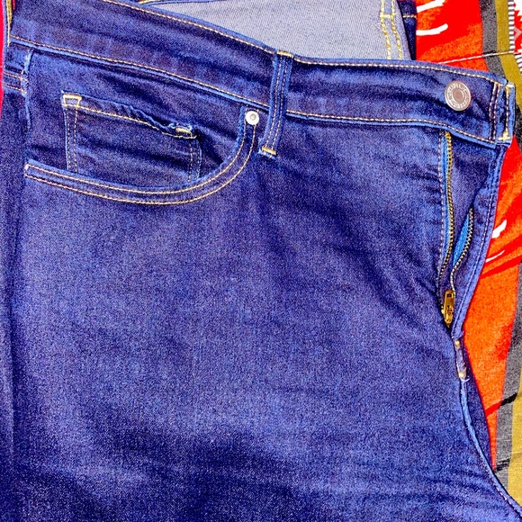 Levi’s Jeans - 311 Shaping Skinny - Picture 2 of 3